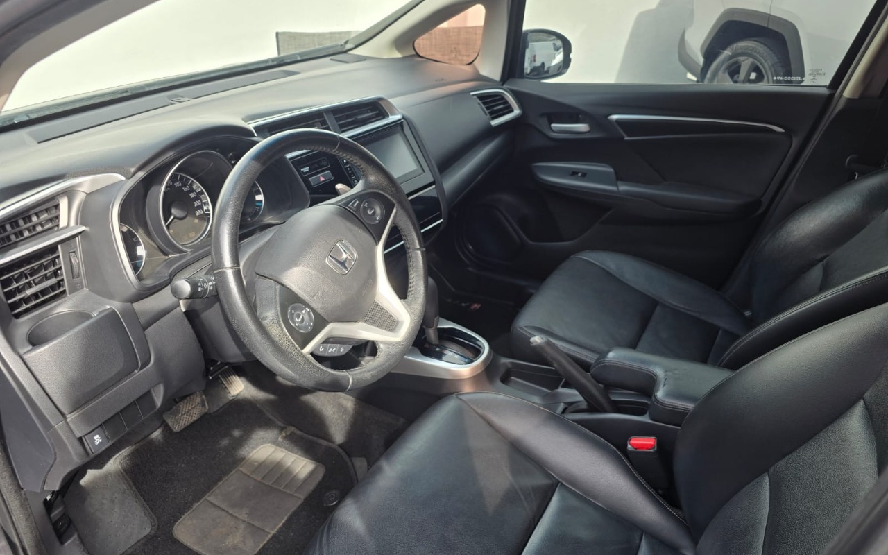 imagem-https://www.socarrao.com.br/sc-vehicle-images-prod/3432805/1787665744434-V2hhdHNBcHAgSW1hZ2UgMjAyNi0wNi0yMyBhdCAxMi40OS4xMCAoMykuanBlZw.jpeg