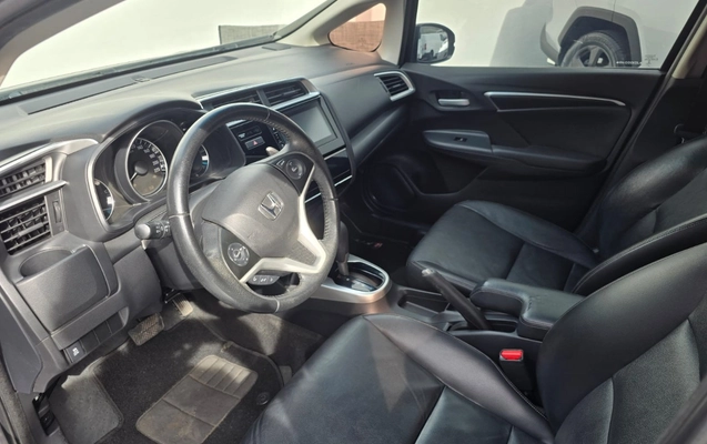 imagem-https://www.socarrao.com.br/sc-vehicle-images-prod/3432805/1787665744434-V2hhdHNBcHAgSW1hZ2UgMjAyNi0wNi0yMyBhdCAxMi40OS4xMCAoMykuanBlZw.jpeg