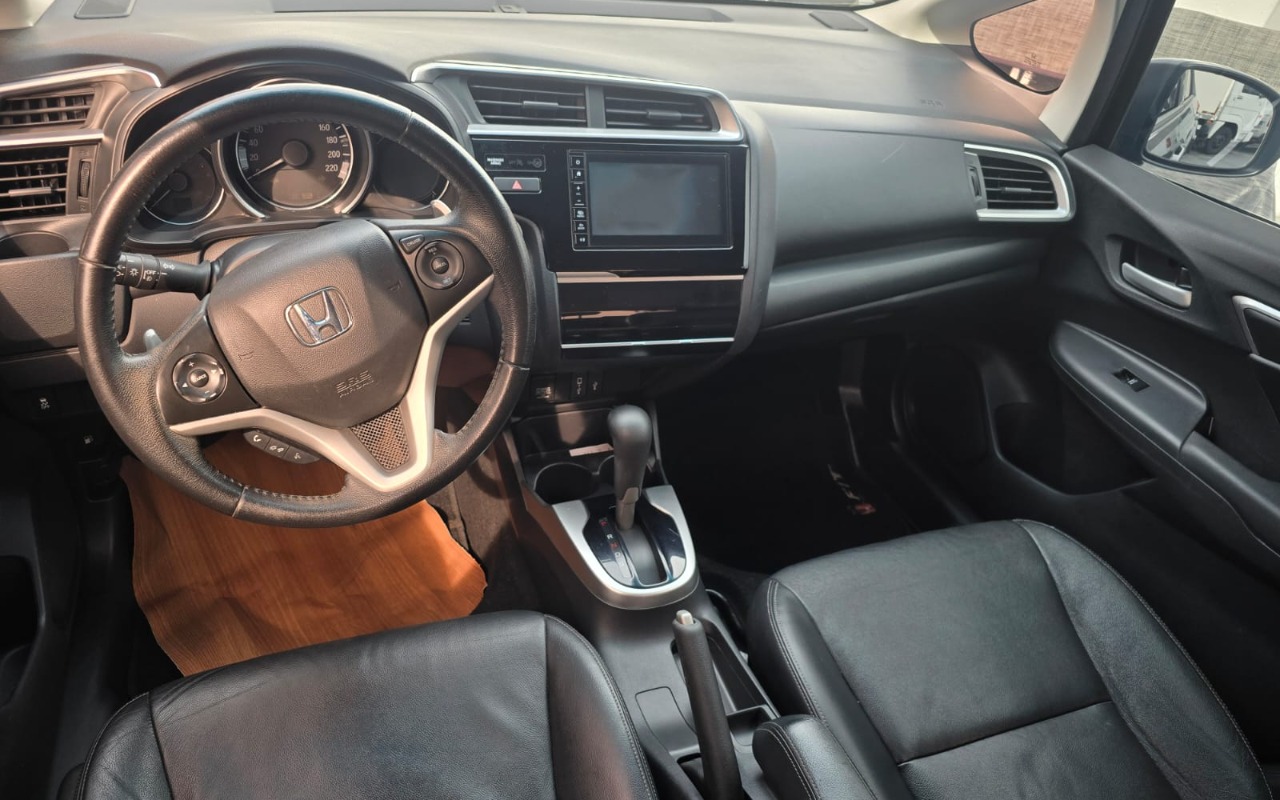 imagem-https://www.socarrao.com.br/sc-vehicle-images-prod/3432805/1787665744514-V2hhdHNBcHAgSW1hZ2UgMjAyNi0wNi0yMyBhdCAxMi40OS4xMCAoMikuanBlZw.jpeg