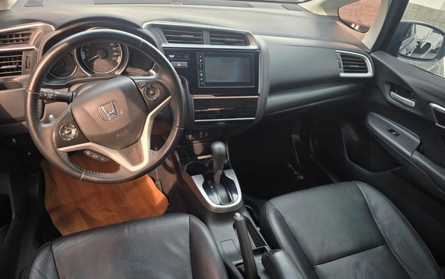 imagem-https://www.socarrao.com.br/sc-vehicle-images-prod/3432805/1787665744514-V2hhdHNBcHAgSW1hZ2UgMjAyNi0wNi0yMyBhdCAxMi40OS4xMCAoMikuanBlZw.jpeg