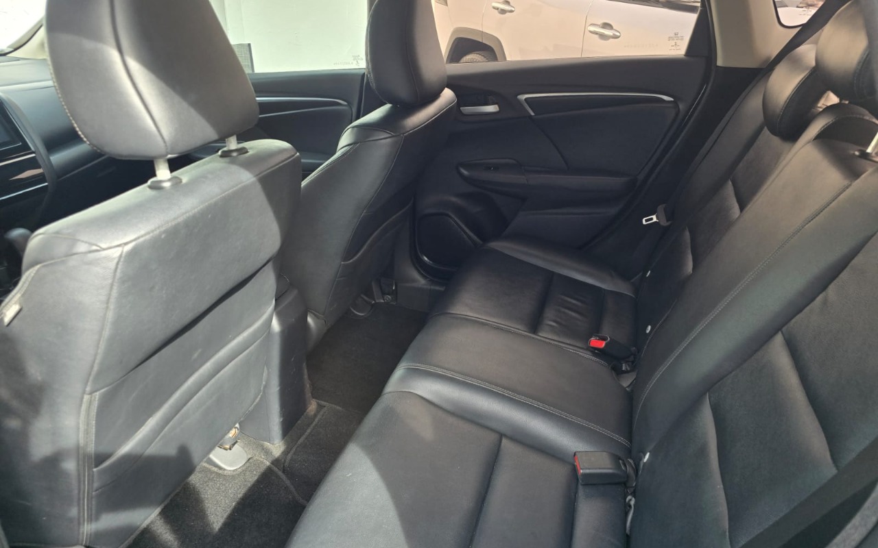 imagem-https://www.socarrao.com.br/sc-vehicle-images-prod/3432805/1787665744583-V2hhdHNBcHAgSW1hZ2UgMjAyNi0wNi0yMyBhdCAxMi40OS4xMCAoMSkuanBlZw.jpeg