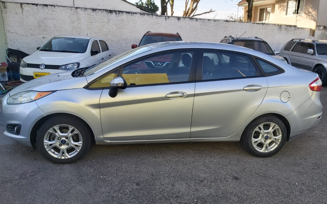 imagem-https://www.socarrao.com.br/sc-vehicle-images-prod/3433027/1787666332078-V2hhdHNBcHAgSW1hZ2UgMjAyNi0wOC0yNCBhdCAxNy4xNi4xOSAoMykuanBlZw.jpeg