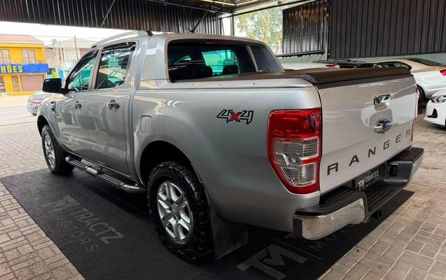 imagem-https://www.socarrao.com.br/sc-vehicle-images-prod/3433058/1787666450580-8413577_13_B_7427202fe2.jpeg