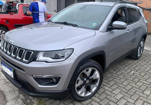 Jeep Compass 2019 Prata — foto 1 de 3