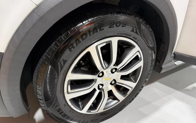imagem-https://www.socarrao.com.br/sc-vehicle-images-prod/3433345/1787667201609-vehicle_image_1787667178_4c897aba4b2369d2887100587b888fb5.jpeg