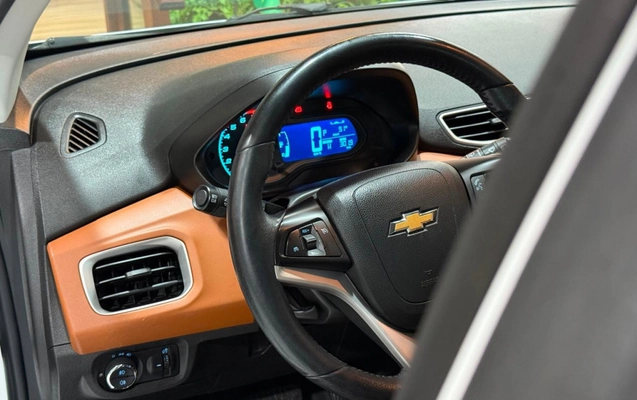 imagem-https://www.socarrao.com.br/sc-vehicle-images-prod/3433345/1787667201613-vehicle_image_1787667188_0def4a5a437f9f1b0cb3529eda93588b.jpeg