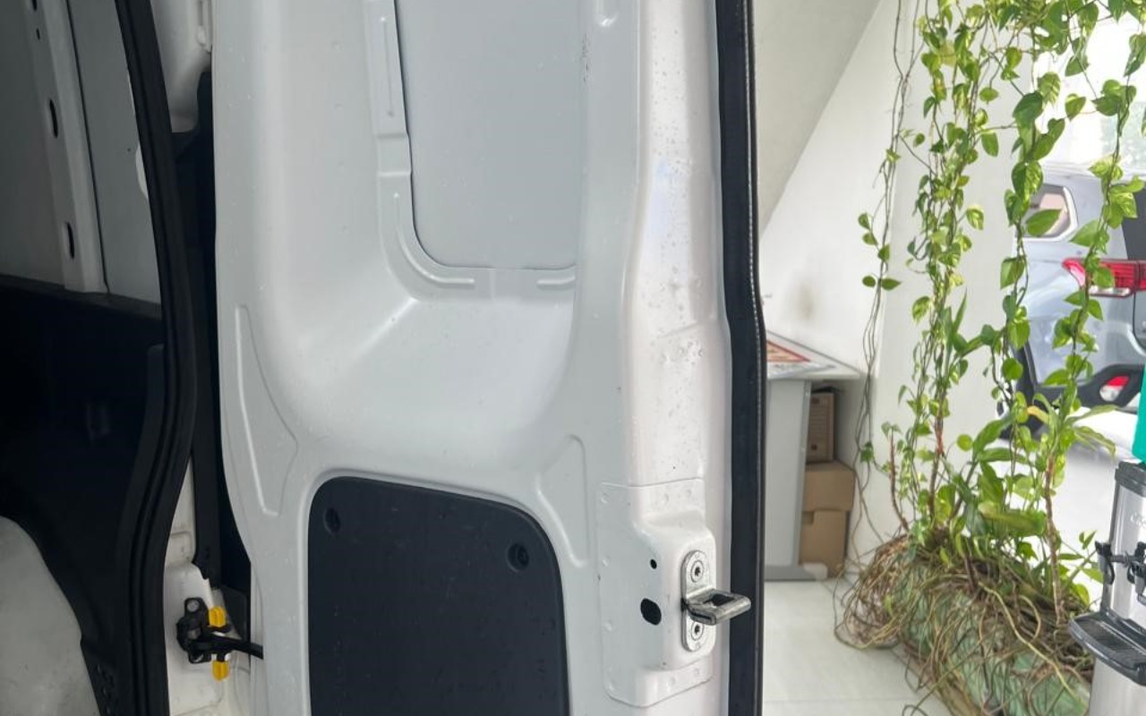 imagem-https://www.socarrao.com.br/sc-vehicle-images-prod/3433371/1787761327055-MTguanBlZw.jpeg
