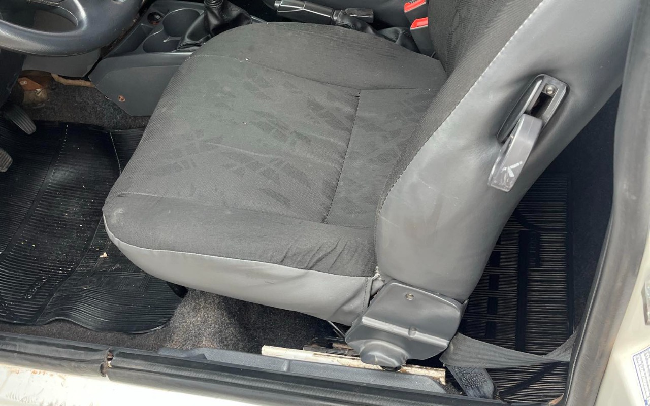 imagem-https://www.socarrao.com.br/sc-vehicle-images-prod/3433394/1787667418014-ZmZhZDZkMTMtODgxZC00NWM2LTgzZTgtNWRhNzc4ZWQ3MjljLmpwZw.jpg