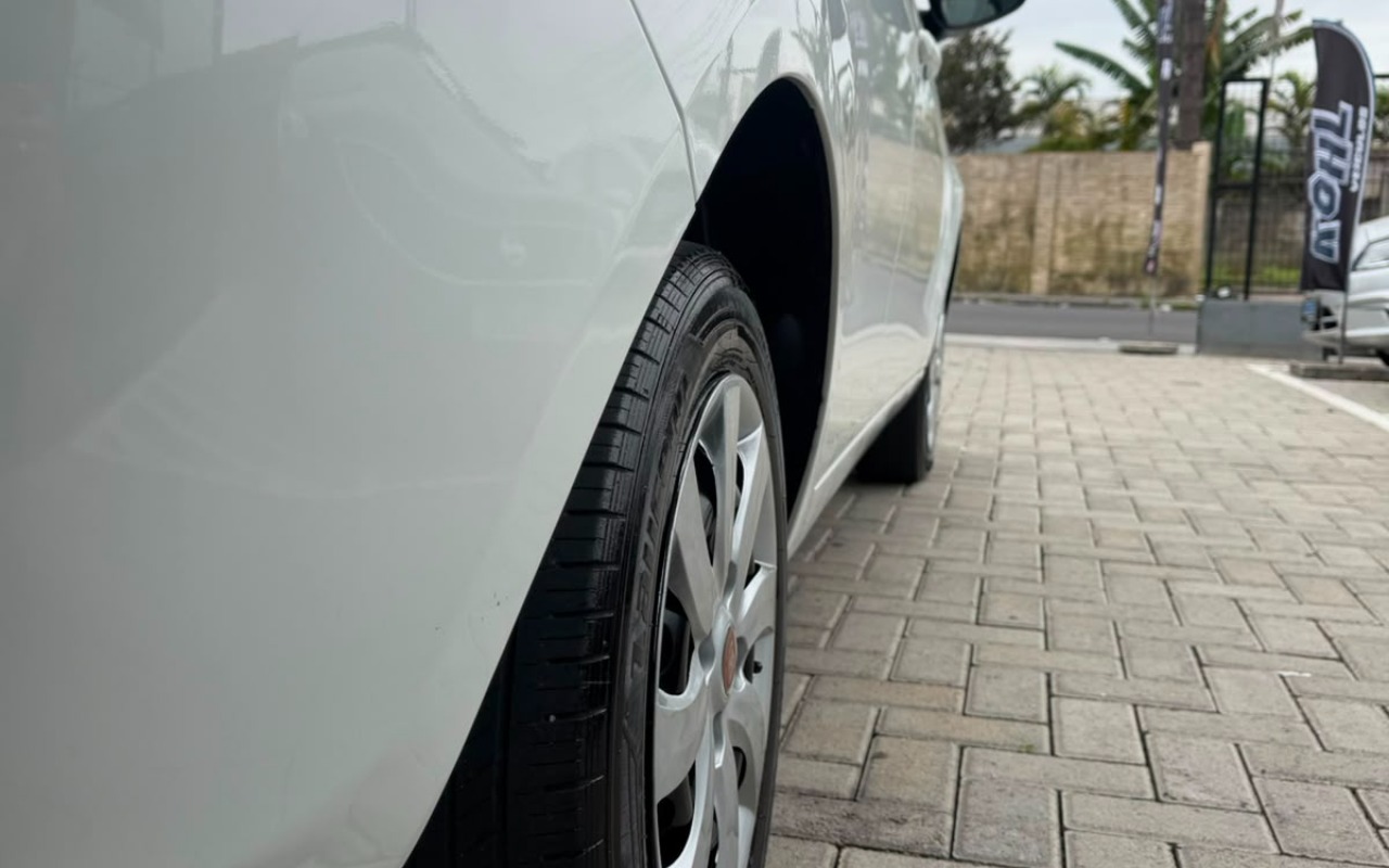 imagem-https://www.socarrao.com.br/sc-vehicle-images-prod/3433519/1787667656708-V2hhdHNBcHAgSW1hZ2UgMjAyNi0wOC0yNSBhdCAxMC40MS4yMCAoMykuanBlZw.jpeg
