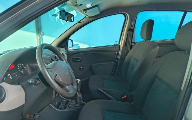 imagem-https://www.socarrao.com.br/sc-vehicle-images-prod/3433595/1787668544379-8412269_12_B_50e60d075b.jpeg