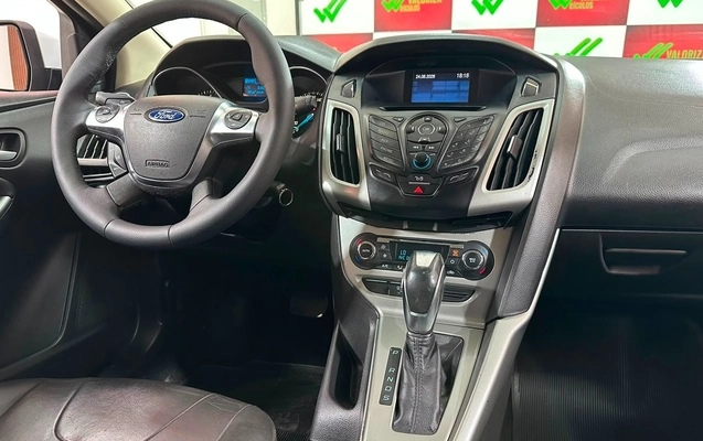 imagem-https://www.socarrao.com.br/sc-vehicle-images-prod/3433949/1787668888446-4383862b-06ce-471f-9663-b4fe9383ab46.jpg