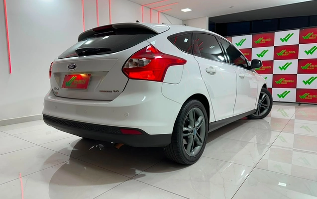 imagem-https://www.socarrao.com.br/sc-vehicle-images-prod/3433949/1787668888448-0402308b-d8a8-40c0-bd4e-0ba16e316a22.jpg