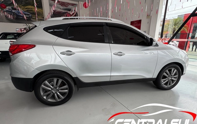imagem-https://www.socarrao.com.br/sc-vehicle-images-prod/3434218/1787669690928-d6c7787e41614d579a1b8b9bdef3bd2e_1787669618060.jpg