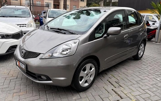 imagem-https://www.socarrao.com.br/sc-vehicle-images-prod/3434219/1787840130577-8350239_0_B_2527adf256.jpeg