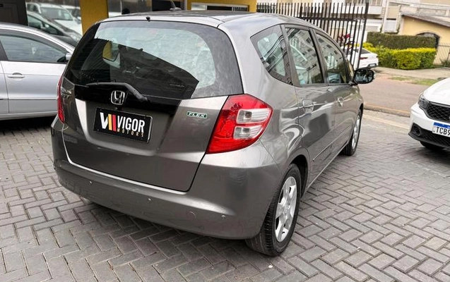 imagem-https://www.socarrao.com.br/sc-vehicle-images-prod/3434219/1787840130579-8350239_3_B_a8e3155173.jpeg