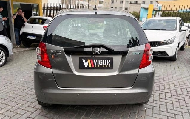 imagem-https://www.socarrao.com.br/sc-vehicle-images-prod/3434219/1787840130579-8350239_4_B_558431b4a6.jpeg