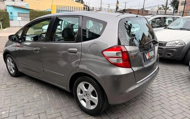 imagem-https://www.socarrao.com.br/sc-vehicle-images-prod/3434219/1787840130580-8350239_5_B_9b7851278d.jpeg