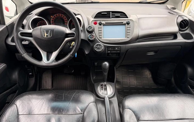 imagem-https://www.socarrao.com.br/sc-vehicle-images-prod/3434219/1787840130585-8350239_9_B_9f46058511.jpeg