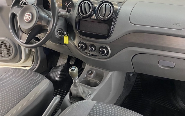 imagem-https://www.socarrao.com.br/sc-vehicle-images-prod/3434226/1787671279850-SU1HXzEwMzAuanBlZw.jpeg