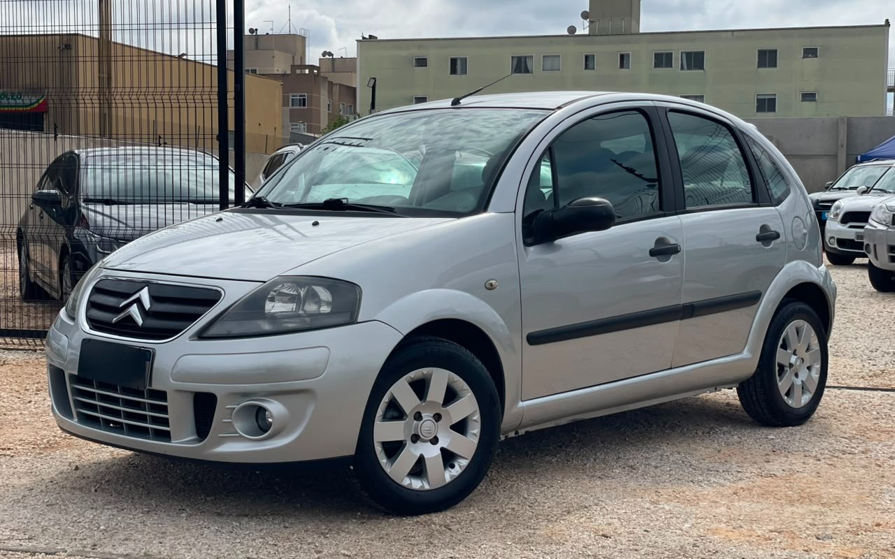 imagem-https://www.socarrao.com.br/sc-vehicle-images-prod/3434608/1787670904811-V2hhdHNBcHAgSW1hZ2UgMjAyNi0wOC0yNSBhdCAxMS41My41NCBBTSAoMSkuanBlZw.jpeg