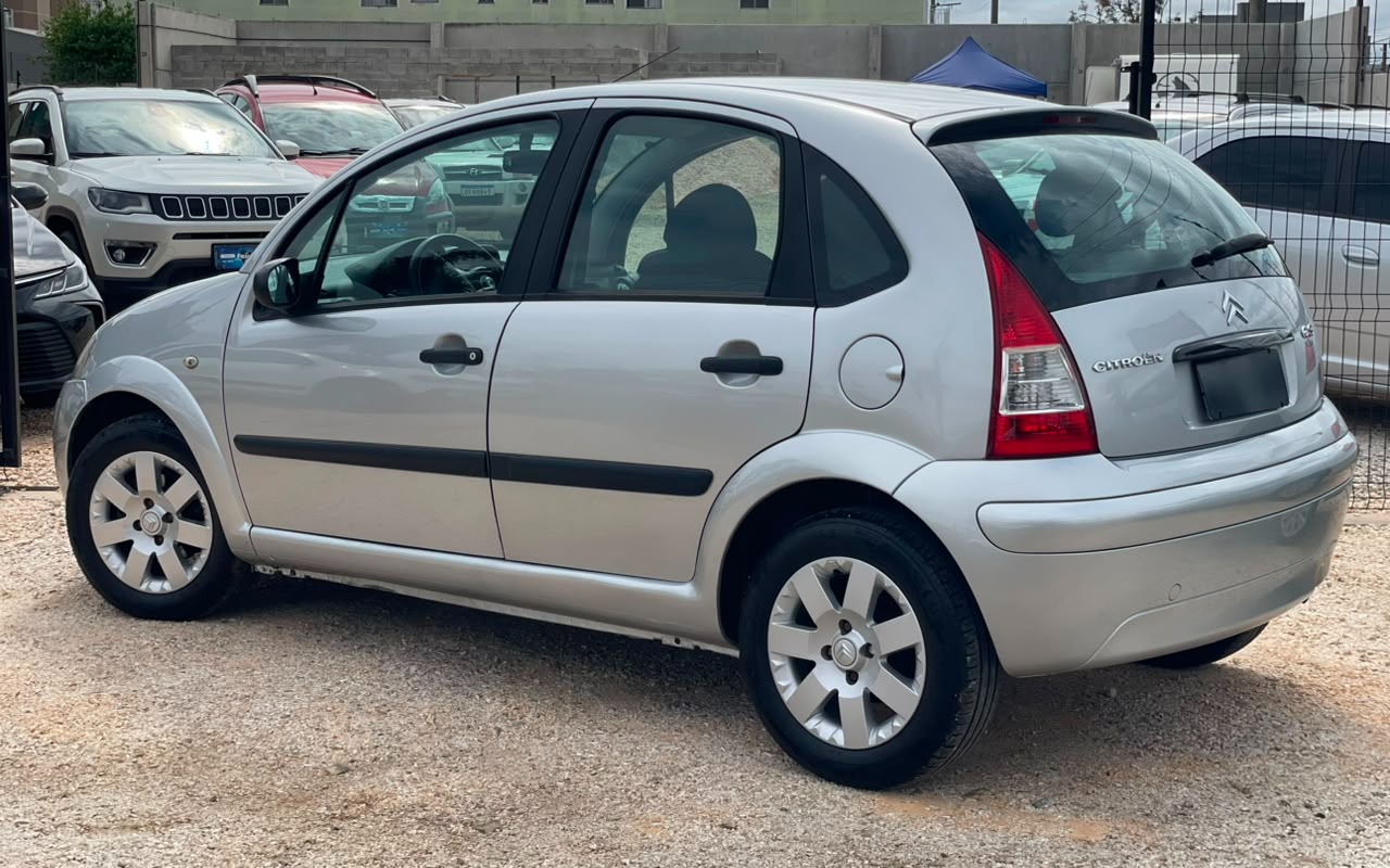 imagem-https://www.socarrao.com.br/sc-vehicle-images-prod/3434608/1787670905008-V2hhdHNBcHAgSW1hZ2UgMjAyNi0wOC0yNSBhdCAxMS41My41NSBBTSAoMSkuanBlZw.jpeg