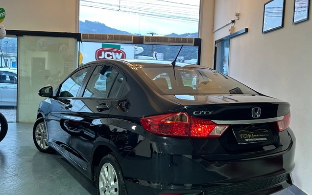 imagem-https://www.socarrao.com.br/sc-vehicle-images-prod/3434823/1787671732283-gb-f50e6d0.jpeg
