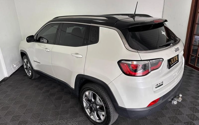 imagem-https://www.socarrao.com.br/sc-vehicle-images-prod/3435129/1788284673300-8414347_20_B_3c94c9f222.jpeg