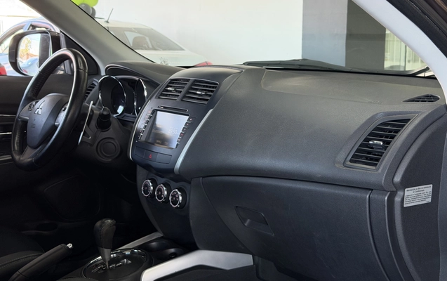 imagem-https://www.socarrao.com.br/sc-vehicle-images-prod/3435183/1787672775075-003_274e21f71242e3e1c6b3792d0c317b89.jpeg