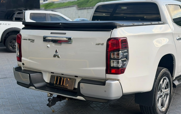 imagem-https://www.socarrao.com.br/sc-vehicle-images-prod/3435722/1787675043588-003_423198672fe508f81ef9c7fbb23d39d6.jpeg