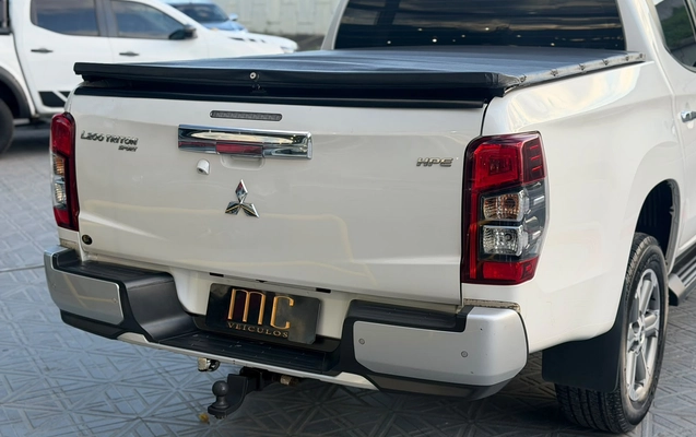imagem-https://www.socarrao.com.br/sc-vehicle-images-prod/3435722/1787675043592-003_99acde74d5b7e363e178c5d602cfce09.jpeg