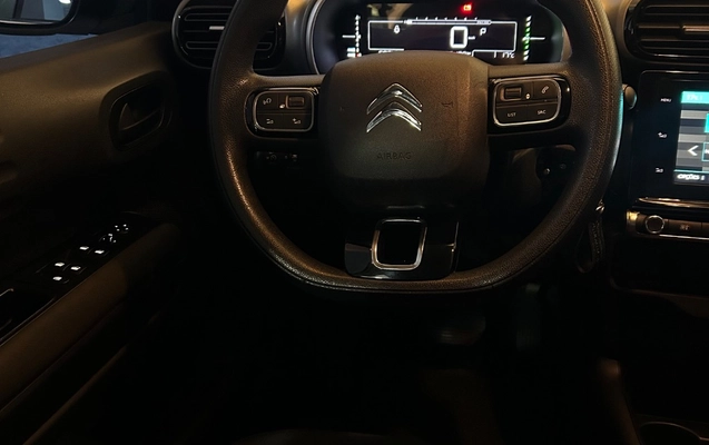 imagem-https://www.socarrao.com.br/sc-vehicle-images-prod/3435947/1789161865629-gb-7d8f61f.jpeg