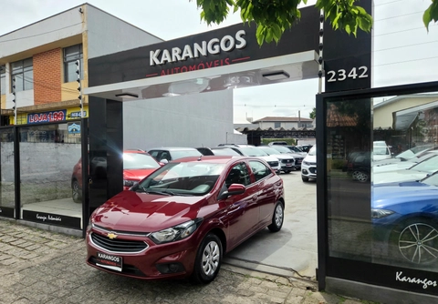 Chevrolet Onix 2018 Vermelho — foto 1 de 3