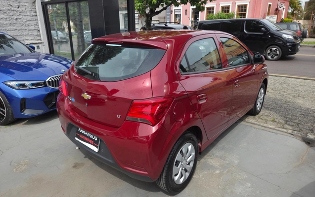 imagem-https://www.socarrao.com.br/sc-vehicle-images-prod/3435954/1787675676331-8d79b3c7-a9ee-464d-bd67-c2d2f5987d21.jpg