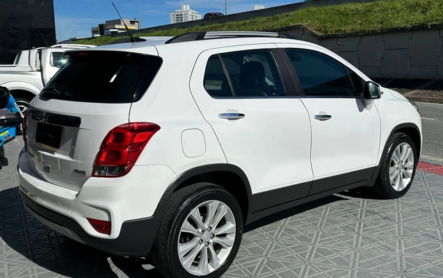 imagem-https://www.socarrao.com.br/sc-vehicle-images-prod/3435974/1787675812989-003_ef5c334ffa775365d03ecd5478f55275.jpeg