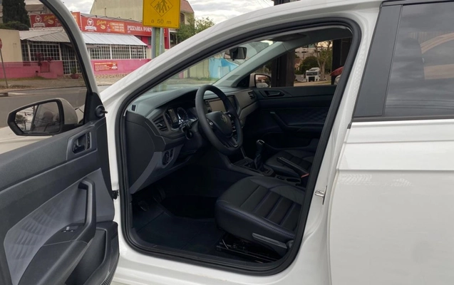 imagem-https://www.socarrao.com.br/sc-vehicle-images-prod/3435979/1789593274074-MTMuanBlZw.jpeg
