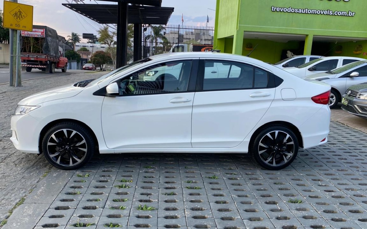 imagem-https://www.socarrao.com.br/sc-vehicle-images-prod/3436164/1788037643276-NC5qcGVn.jpeg