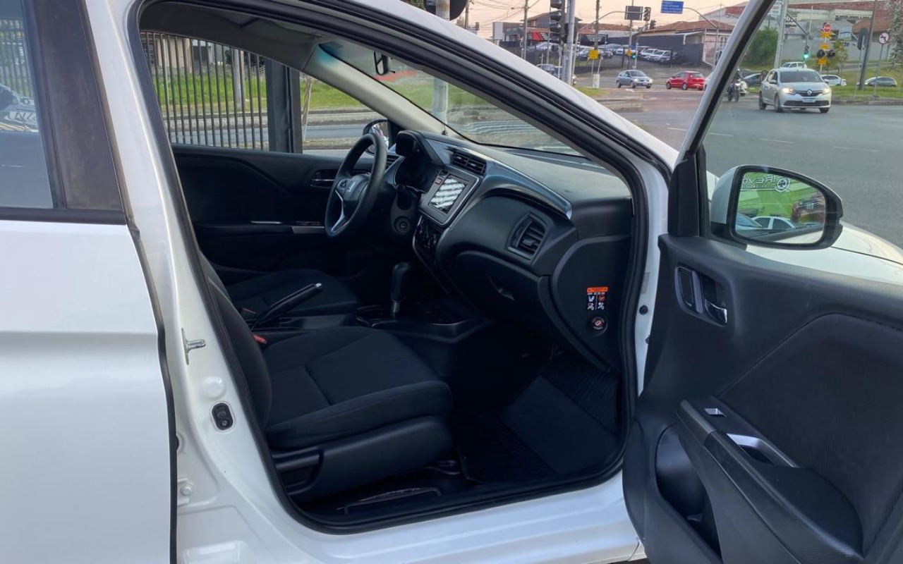 imagem-https://www.socarrao.com.br/sc-vehicle-images-prod/3436164/1788037645009-MjIuanBlZw.jpeg
