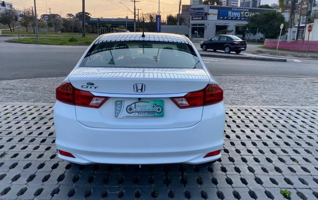 imagem-https://www.socarrao.com.br/sc-vehicle-images-prod/3436223/1788037781777-OC5qcGVn.jpeg