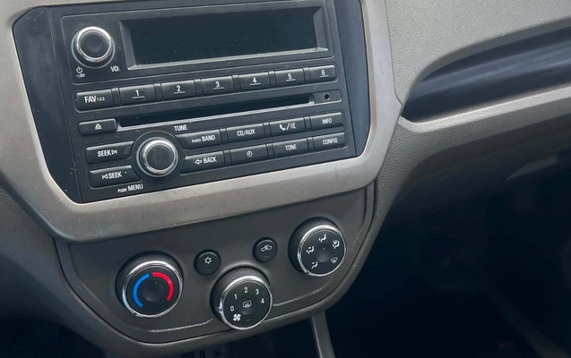 imagem-https://www.socarrao.com.br/sc-vehicle-images-prod/3436419/1787677535048-ZGM3YzQ1MzAtMDkyNS00NzExLTk5NGQtNDVjOGU1NjE4MmZhLmpwZw.jpg
