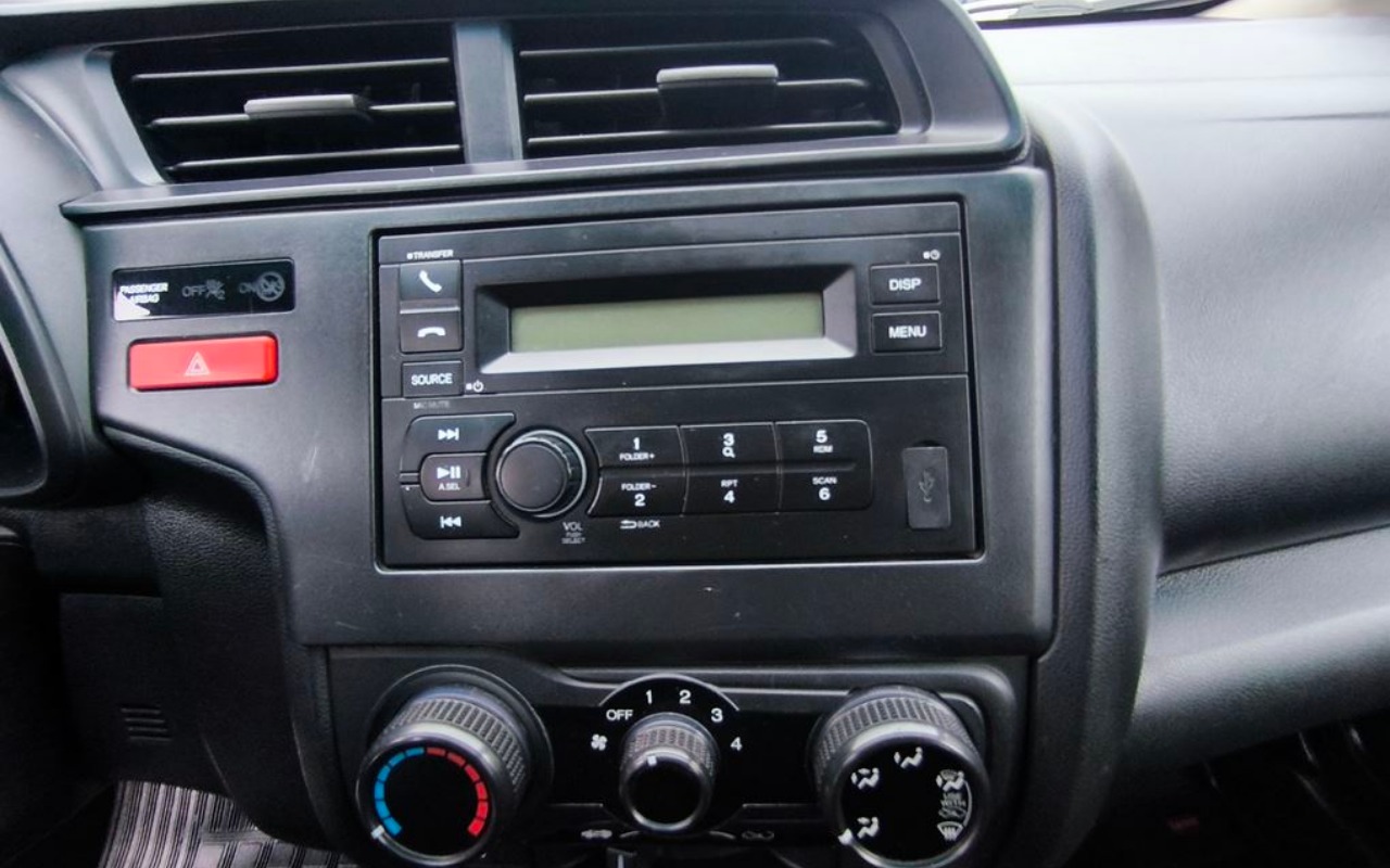 imagem-https://www.socarrao.com.br/sc-vehicle-images-prod/3437207/1787680316024-SU1HXzIwMjYwMzExXzE3NTUwNiAoQ29weSkuanBn.jpg