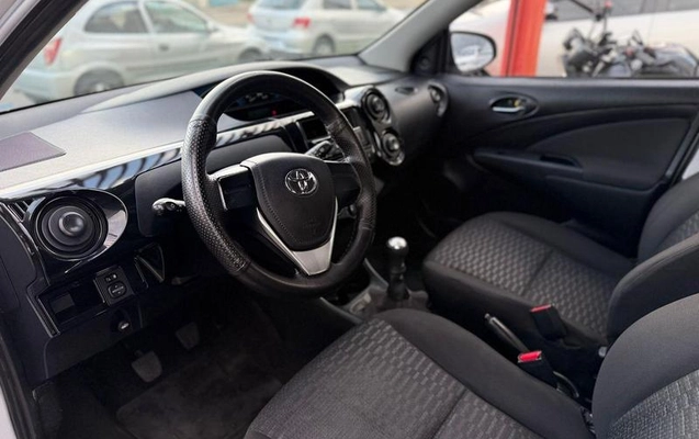 imagem-https://www.socarrao.com.br/sc-vehicle-images-prod/3437217/1789395261762-8415156_8_B_221c119a61.jpeg