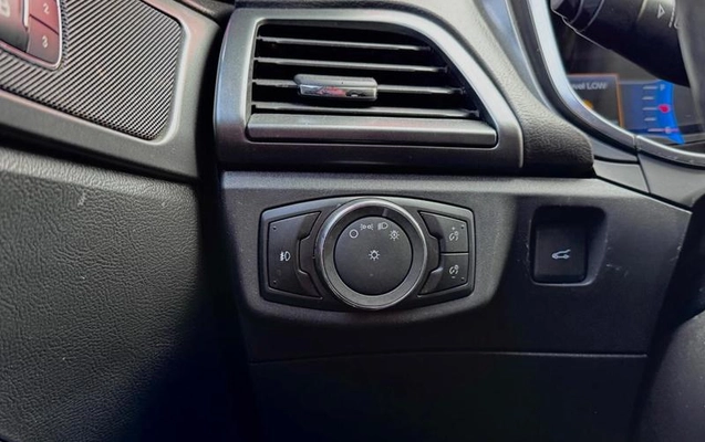 imagem-https://www.socarrao.com.br/sc-vehicle-images-prod/3437303/1787681772215-8365633_13_B_82bc4479d1.jpeg