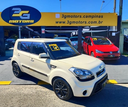 Kia SOUL 2012 Bege — foto 1 de 3