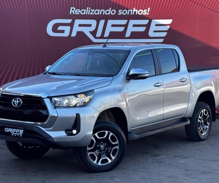 Toyota Hilux 2022 Prata — foto 1 de 3