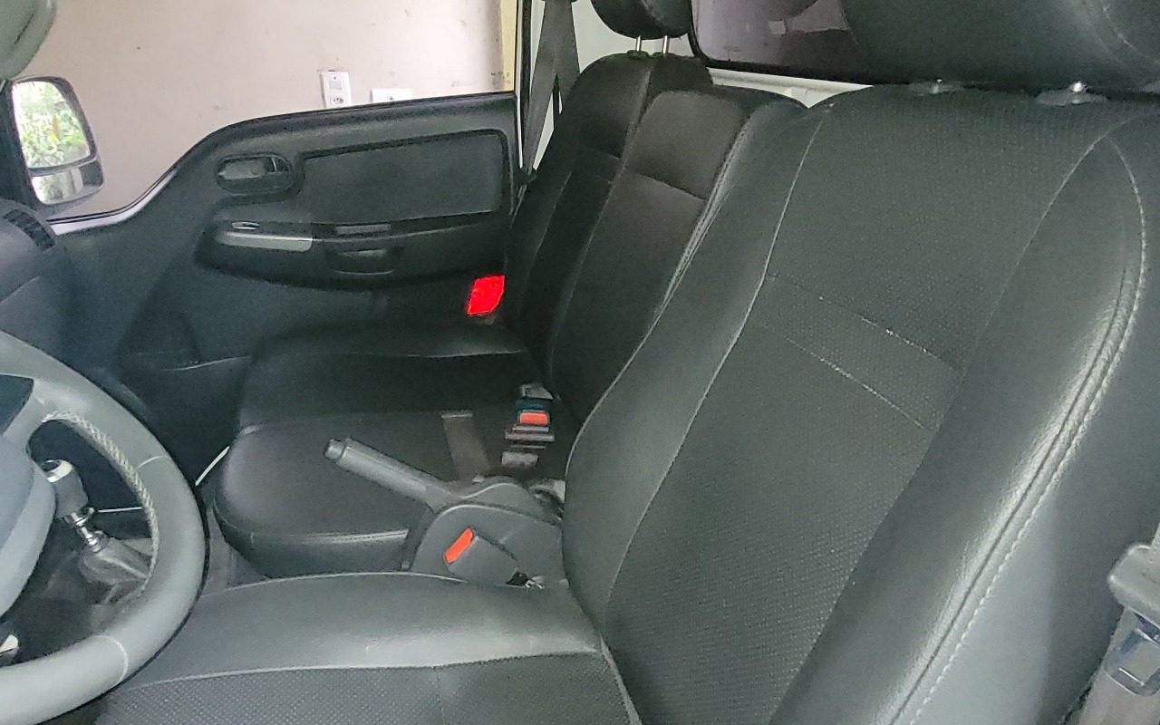 imagem-https://www.socarrao.com.br/sc-vehicle-images-prod/3437824/1787683022196-MjAyNjA1MjNfMTMyNDM1LmpwZw.jpg