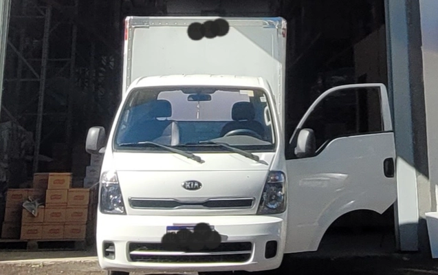 imagem-https://www.socarrao.com.br/sc-vehicle-images-prod/3437824/1787683023125-MjAyNjA1MTJfMTQyMzU2LmpwZw.jpg