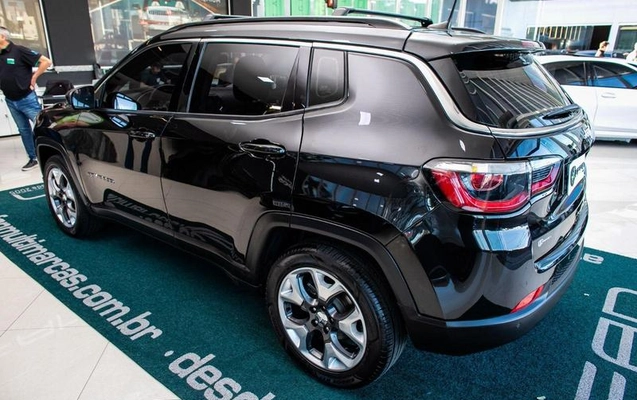 imagem-https://www.socarrao.com.br/sc-vehicle-images-prod/3438091/1789045122809-8398042_2_B_d98f4deeab.jpeg