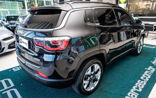 imagem-https://www.socarrao.com.br/sc-vehicle-images-prod/3438091/1789045122812-8398042_9_B_44e460da1d.jpeg