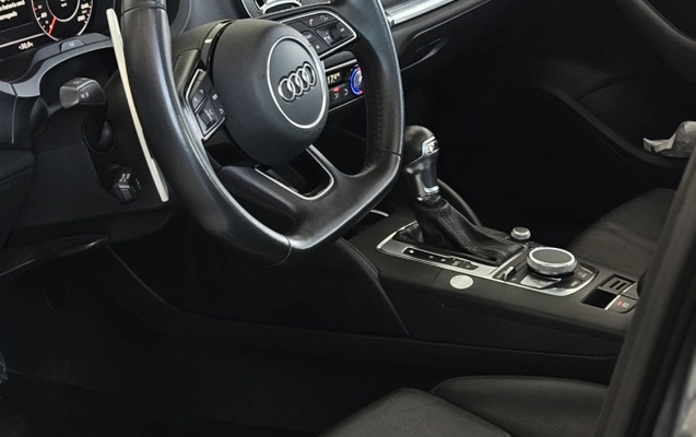 imagem-https://www.socarrao.com.br/sc-vehicle-images-prod/3438225/1787683833323-PmYTifolCijdJIQFP3oLIjRbJmHjxllF.jpg