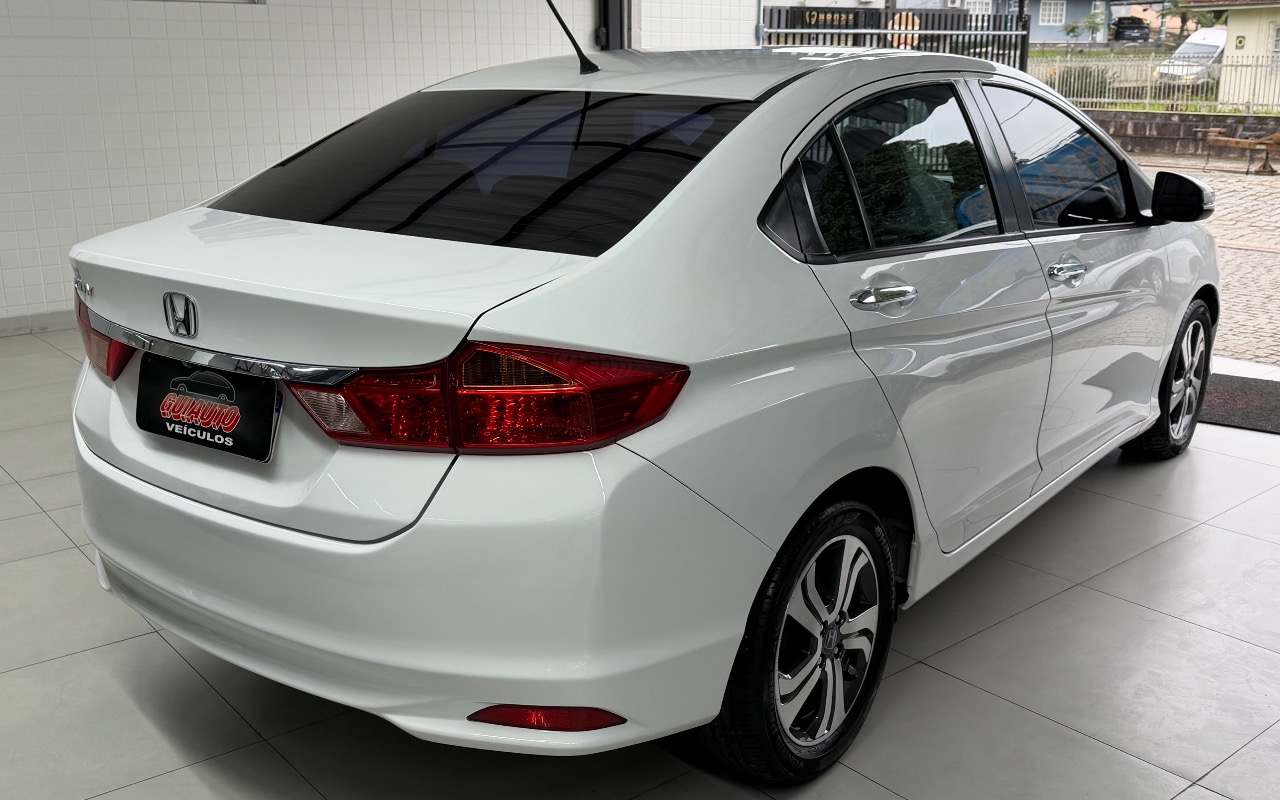 imagem-https://www.socarrao.com.br/sc-vehicle-images-prod/3439702/1787688410363-SU1HXzMxMjQuanBlZw.jpeg